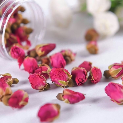 শুকনো ফুলের স্বচ্ছ জার