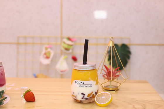 মাঝারি আকারের পানীয়ের জন্য ফুটো-প্রতিরোধী স্ক্রুযুক্ত ঢাকনা দুধ চা বোতল পানীয় আধুনিক নকশা