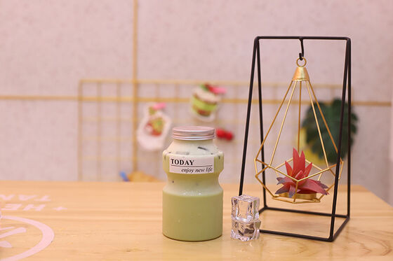 লিক প্রুফ মিল্ক টি বোতল, বর্গাকার ও গোলাকার আকৃতি, যা নিরোধক সহ আসে এবং লিক প্রতিরোধ ও তাপমাত্রা নিয়ন্ত্রণের বৈশিষ্ট্য প্রদান করে