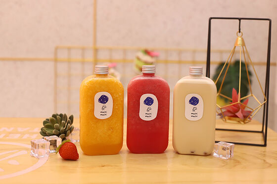 পরিষ্কার প্লাস্টিকের বুদ্বুদ চা জগ স্বচ্ছ পাত্রে যা সহজেই সামগ্রী সনাক্তকরণের অনুমতি দেয় বুদ্বুদ চা স্টোরের জন্য উপযুক্ত